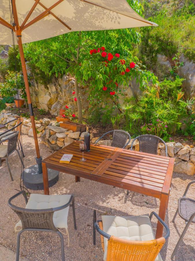 Hostel Kapa Đảo Hvar Ngoại thất bức ảnh